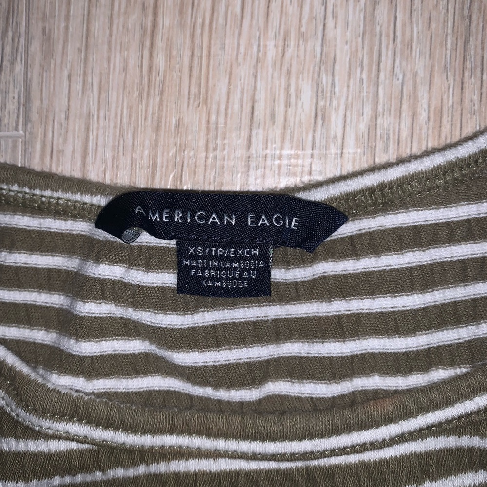 American Eagle Crop Top - Picture 3 of 3
